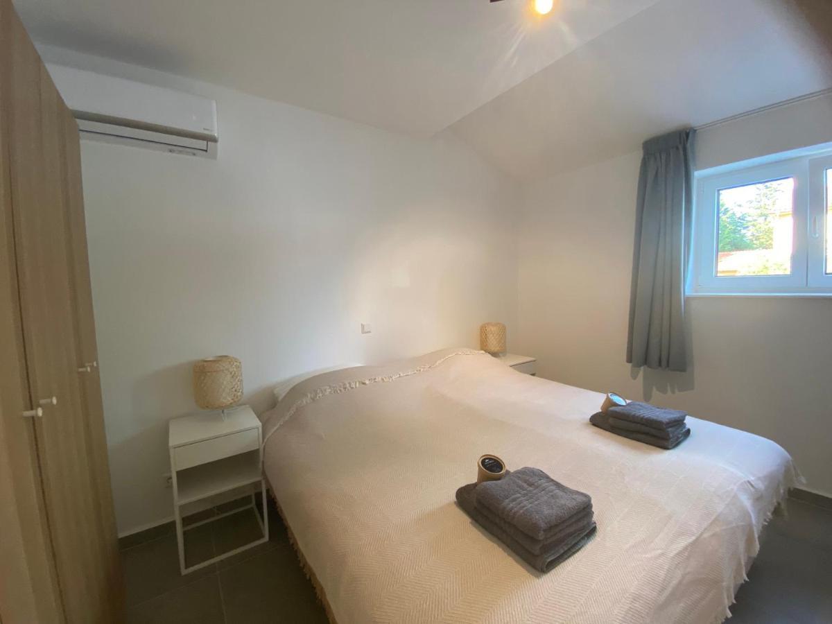 Villa Brig 36 Premantura Exteriör bild