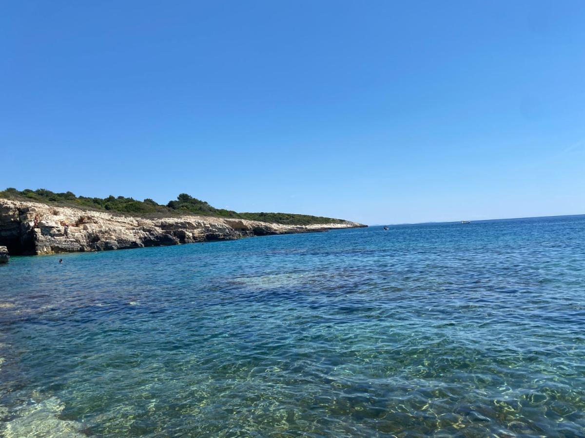 Villa Brig 36 Premantura Exteriör bild
